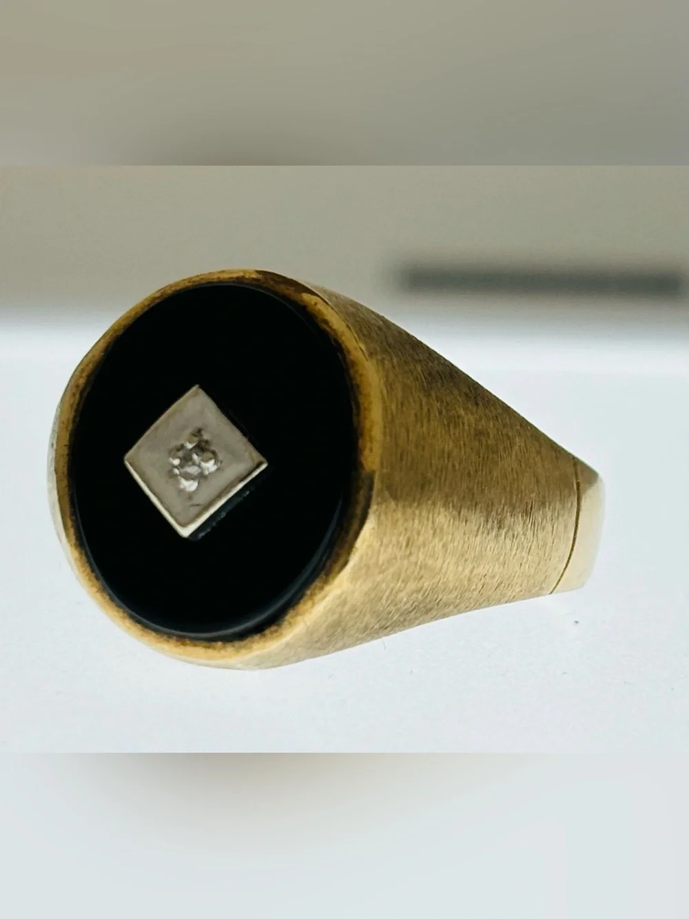 Vintage 10k Gold Signet Ring with Black Onyx and Diamond Size 10